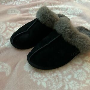 UGG Black Slippers with Gray Shearling